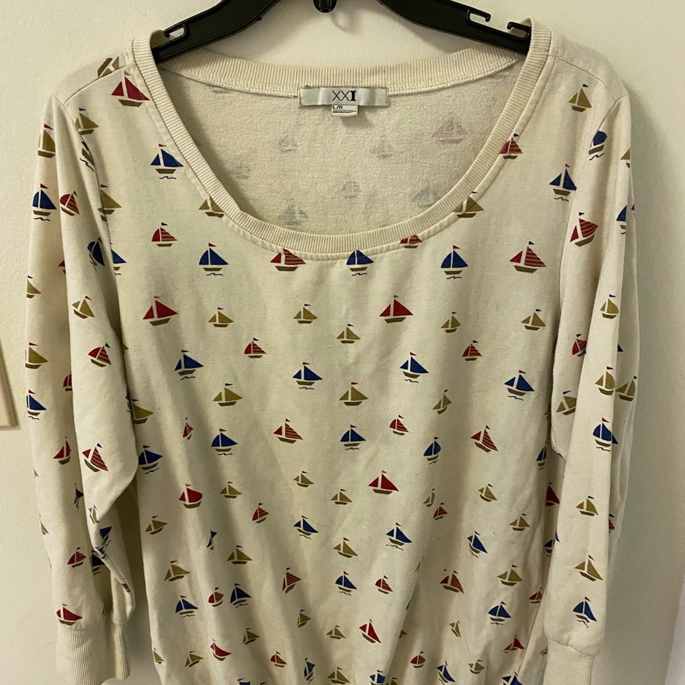 Sweatshirt